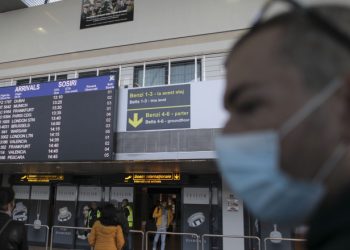 Persoanele care au fost vaccinate împotriva Covid-19 nu mai intră în carantină la sosirea în România