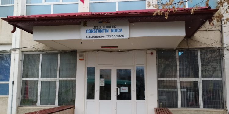 Profesorii din Teleorman amenință cu greva din cauza micșorării numărului de clase [video]