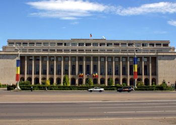 Cu cât va fi plătit personalul medical implicat în procesul de vaccinare împotriva Covid-19. Ordonanța de urgență se află pe masa Guvernului