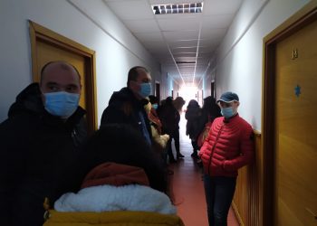 Zeci de profesori se revoltă. Au mers să ceară socoteală la IȘJ Teleorman pentru reducerea numărului de clase [Video]