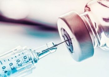 Platforma pentru înscriere la vaccinare va accepta doar 25% lucrători esențiali. Persoanele vulnerabile și vârstnicii au prioritate