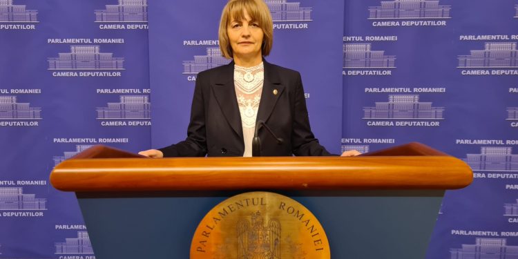 Maria Stoian, deputat PNL: “Nu doresc să folosesc poziția de parlamentar pentru a beneficia de drepturi pe care alți cetățeni nu le au”/ Declarație de presă