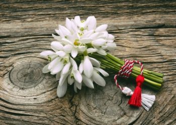 Ministerul Educației: Mărțișoarele și florile de 1 și 8 martie sunt permise la școală