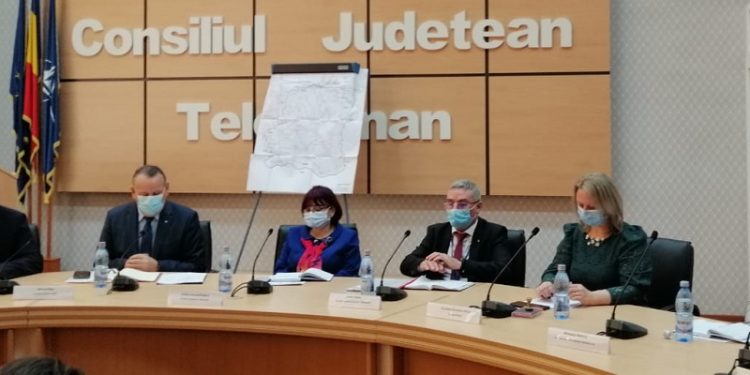 VIDEO/Ședință cu scandal pe tema înființării rețelelor de gaze naturale. S-a sunat la 112