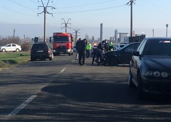Accident în fața spitalului TBC din Roșiorii de Vede. O persoană a fost transportată la UPU [foto]