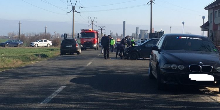 Accident în fața spitalului TBC din Roșiorii de Vede. O persoană a fost transportată la UPU [foto]