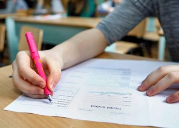 Simulare BAC 2021: Puțin peste 1500 de elevi teleormăneni s-au prezentat la prima probă