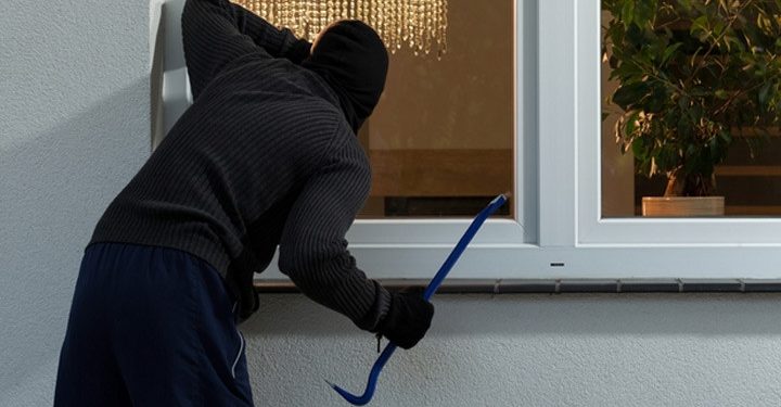 Școala din comuna Beciu a fost călcată de hoți