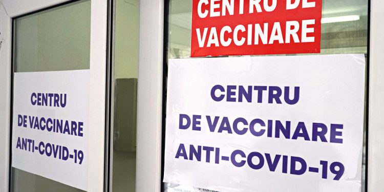 Mii de persoane s-au înscris pe lista de așteptare la vaccinare, în Teleorman. Câte locuri mai sunt disponibile