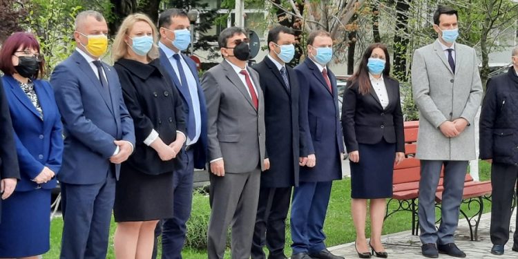 Păcăleală marca PNL, de Ziua veteranilor. Deputatul cacofonie a uitat să vină cu coroana