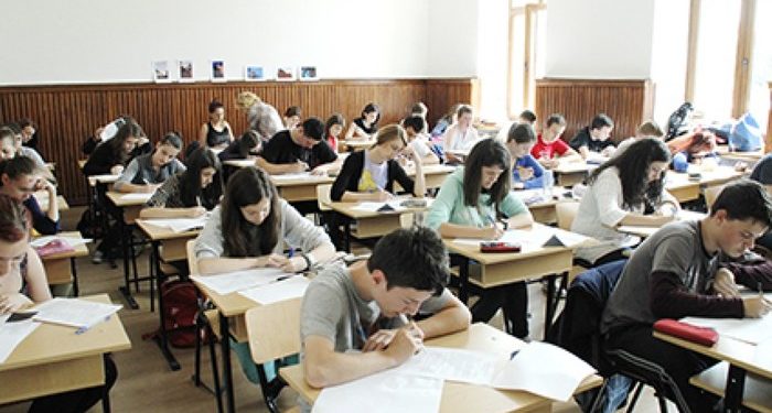 Consiliul Național al Elevilor a lansat platforma e-learning „Vreau la examen”. Conceptul este prezent în Legea educației naționale din 2011