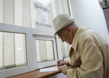 Pensionarii își vor putea recupera toți banii pierduți prin calcularea greșită a pensiilor. S-a publicat legea