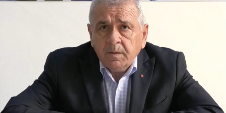 Toți elevii zimniceni vor beneficia de tablete. Primăria a semnat un contract de achiziție pentru peste 1350 de dispozitive