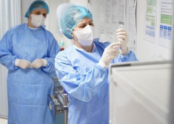 Medicii de familie vor primi mai mulți bani pentru pacienții pe care îi vaccinează împotriva Covid-19