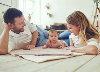 Stimulentul de inserţie se acordă şi după ce părintele termină concediul de creştere a copilului. Care sunt condițiile