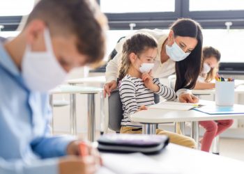 OFICIAL Scenariul în care funcționează școlile se actualizează de pe o zi pe alta, când rata de infectare scade sub 1 la mie