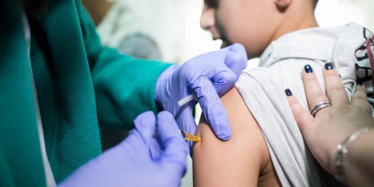 Astăzi | Vaccinarea copiilor de 12-15 ani cu Pfizer decisă de Agenția Europeană a Medicamentului