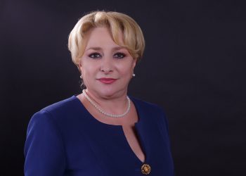 Viorica Dăncilă a fost angajată consultant al guvernatorului BNR, Mugur Isărescu
