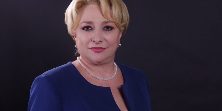 Viorica Dăncilă a fost angajată consultant al guvernatorului BNR, Mugur Isărescu