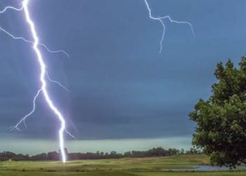 Loviți de fulger în apropierea localității Găleteni