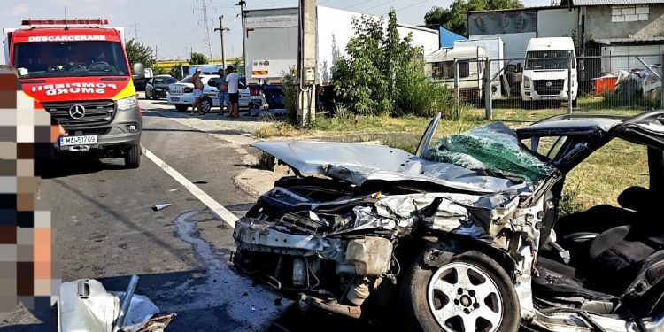 Tânără de 18 ani, rănită grav într-un accident produs în Măldăeni | FOTO