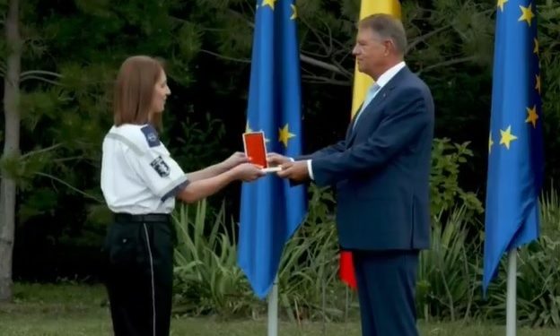 Asistentă la Ambulanța Teleorman, decorată de președintele României