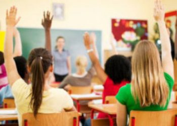 Absolvenții remarcabili, premiați cu laptopuri de Primăria Alexandria