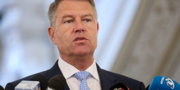 Iohannis a respins legea care dă școlilor puterea de a-și numi directorii interimari. În august, toți directorii vor fi numiți de inspectori