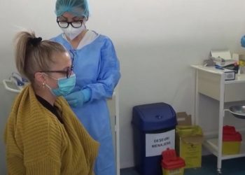 Medicii de familie care merg la domiciliul pacienților pentru a-i vaccina anti-Covid vor primi mai mulți bani