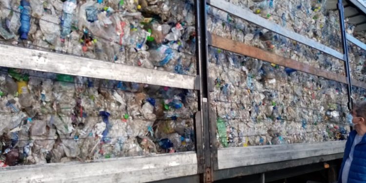 Aproape 14 mii de kilograme de deșeuri au fost depistate depistate la Punctul de Trecere a Frontierei Turnu Măgurele