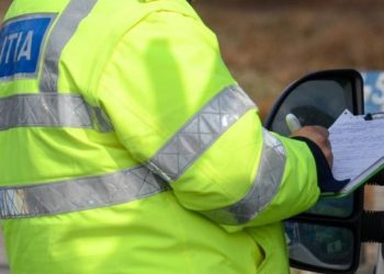 Teleormănean trimis în judecată după ce a încercat să mituiască polițiștii care l-au oprit în trafic