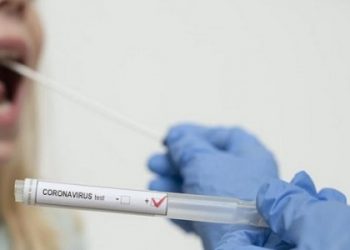 Angajații nevaccinați din sistemul de sănătate vor fi obligați să se testeze pe banii lor