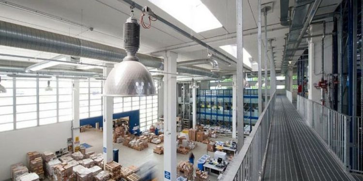 Sute de ventilatoare și milioane de materiale sanitare blocate în depozitele UNIFARM. Compania vrea să cedeze stocul către DSU, dar e nevoie de o modificare a legii