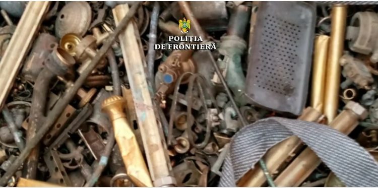 Peste 46 de tone de deşeuri care veneau din Macedonia și Grecia, oprite la Punctul de Trecere a Frontierei Turnu Măgurele