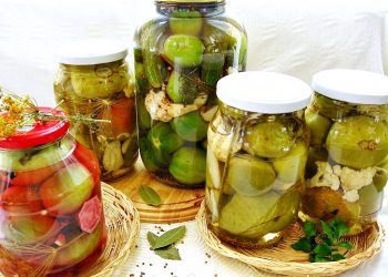 În plin sezon al murăturilor, ANPC a descoperit pe piață oțet falsificat