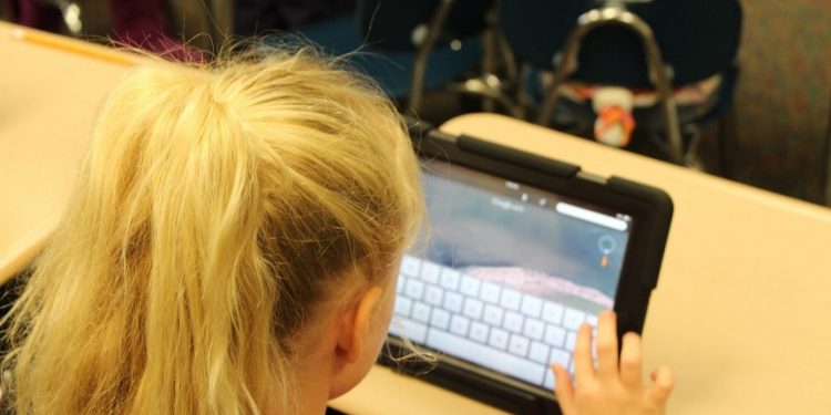 Victor Drăgușin: În ”România Educată” a președintelui Iohannis, pentru elevii din Alexandria nu au mai ajuns banii