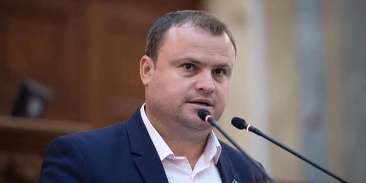 Dănuț Cristescu: „Respingem categoric propunerea PNL și USR ca nevaccinații să plătească spitalizarea”