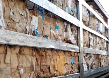 Deșeuri de hârtie reținute la Punctul de Trecere a Frontierei Turnu Măgurele