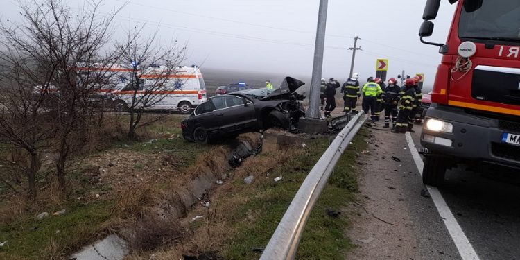 Accident rutier la intrarea în Plosca dinspre Alexandria. Doi tineri de 19 ani au fost răniți grav [FOTO]