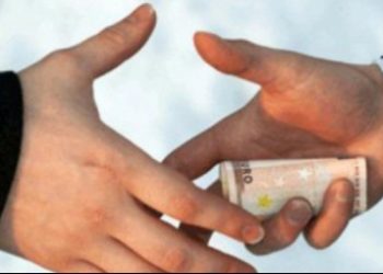 Mită pentru angajări la APIA. Director al instituției, reținut de DNA