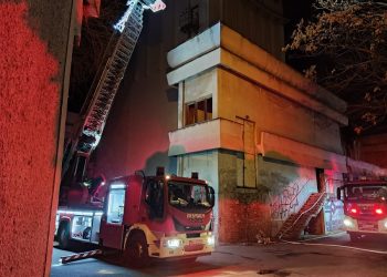 Clădirea Casei de Cultură din Turnu Măgurele a fost mistuită de flăcări. O persoană necunoscută a dat foc locației dezafectate.