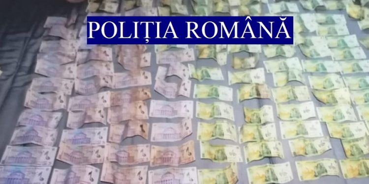 Percheziții la persoane bănuite de furt și profanare de morminte