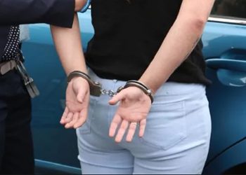 A fost arestată una dintre agresoarele fetei de 15 ani din Roșiorii de Vede