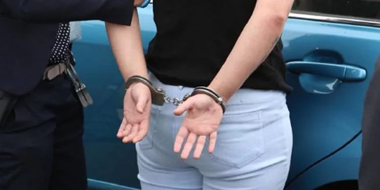 A fost arestată una dintre agresoarele fetei de 15 ani din Roșiorii de Vede