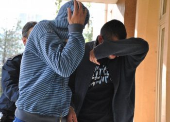 Doi bărbați arestați după ce au jefuit un magazin din Bujoru