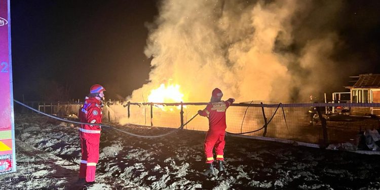 Val de incendii, în Teleorman. 22 de arderi stinse de pompieri, în trei zile