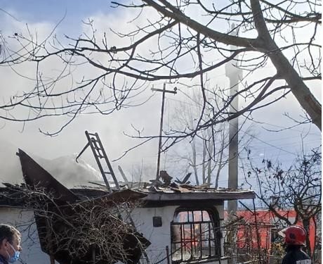 Bătrână din Botoroaga, arsă de vie în propria casă