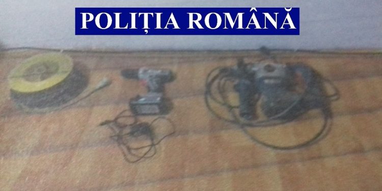 Patru turneni au fost reținuți pentru furt