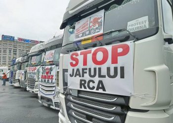 Transportatorii ameninţă cu proteste, dacă nu se aplică urgent plafonarea tarifelor RCA
