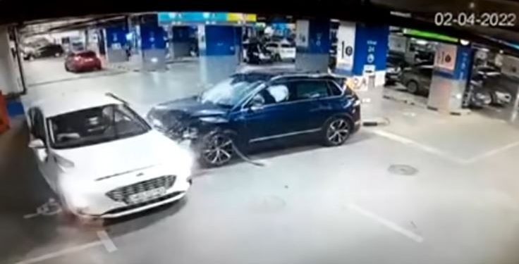 Un preot din Teleorman, vinovat de accidentul din parcarea unui mall din Capitală. LIBERTATEA: „De Înviere, când fata noastră murea, preotul care a lovit-o împărțea lumină în biserică”